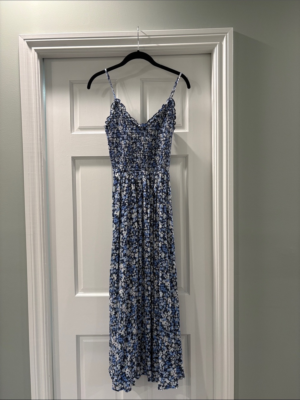 Blue Floral Smocked Maxi Dress Lined Size Medium Wall Flower Lined